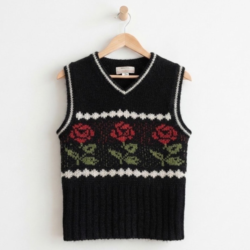 Kimchi Blue Black Rose Knit Sweater Vest Whimsigoth Coquette Grunge XS Preppy